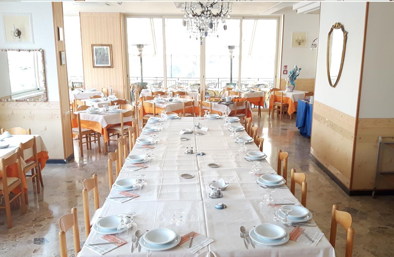 Hotel Moby Dick ริมินี ภายนอก รูปภาพ